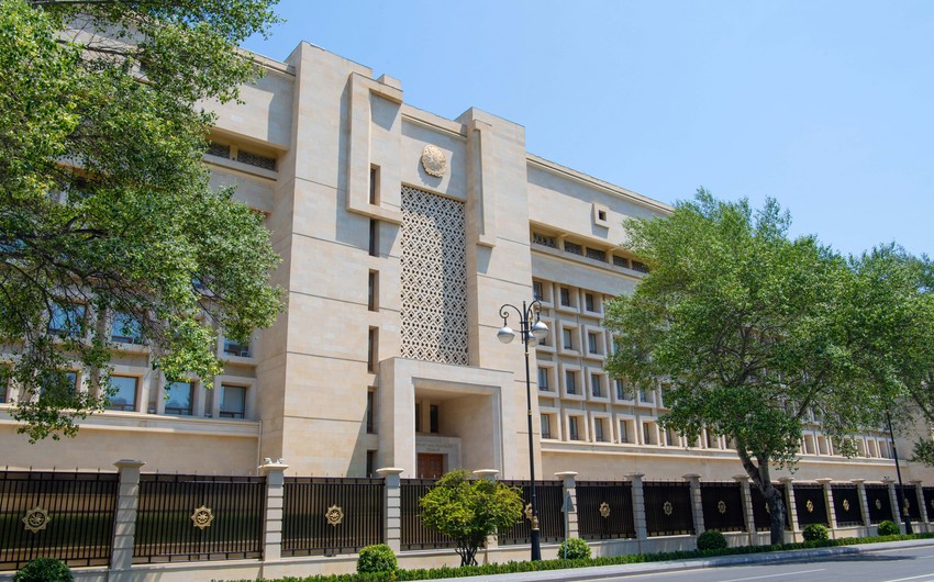 Dee44417 39db 37ea b431 c4f5171b2d37