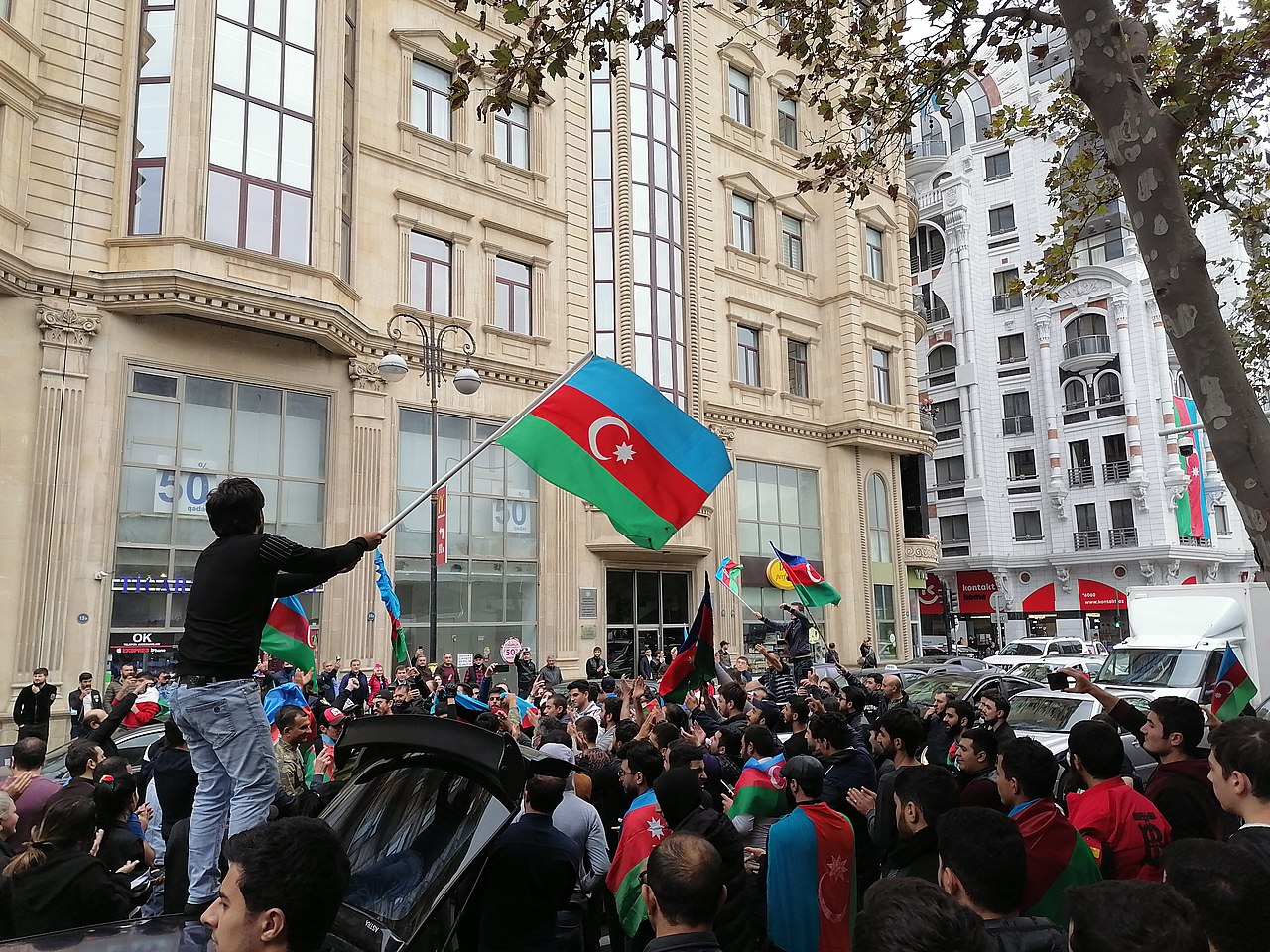 1280px Azerbaijani people celebrating victory in Karabakh. Bulbul avenue2