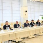 2825d3bd 8b02 3ebe a6ff 038363085828