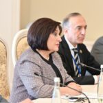 915e673e 598e 30df b295 2aec6290404e