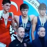 Photo 5280618778574570809 y