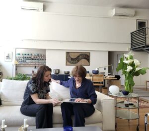 3a736727-85b9-3159-8148-63a4e81e0f20