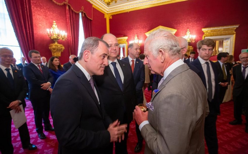 24271446 75f8 3b95 919d a21f8dbbbd5c