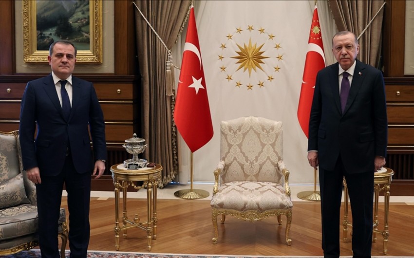 F4e45ff8 eee2 3023 845e 513a39b96fe5