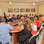 Photo 5350606310044978564 y (1)