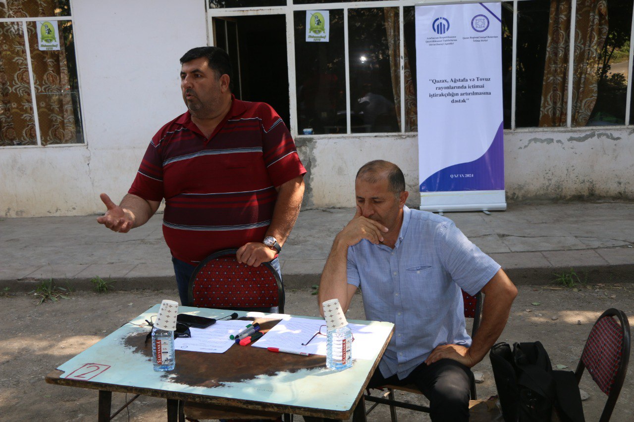 Photo 5467762520979790759 y