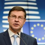 B8186425 F7b8 3367 80bb 846dac37e48b 850