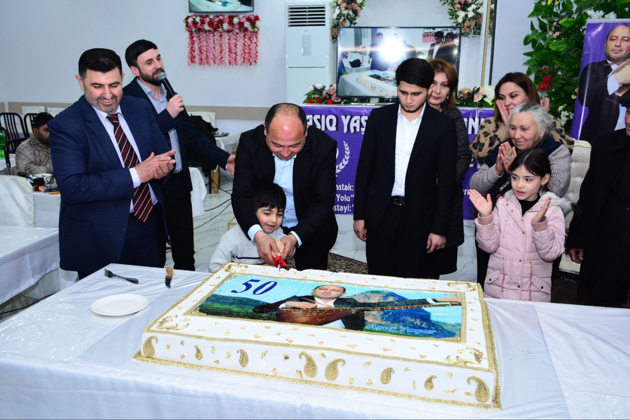 Photo 5330453223980529257 Y (1)