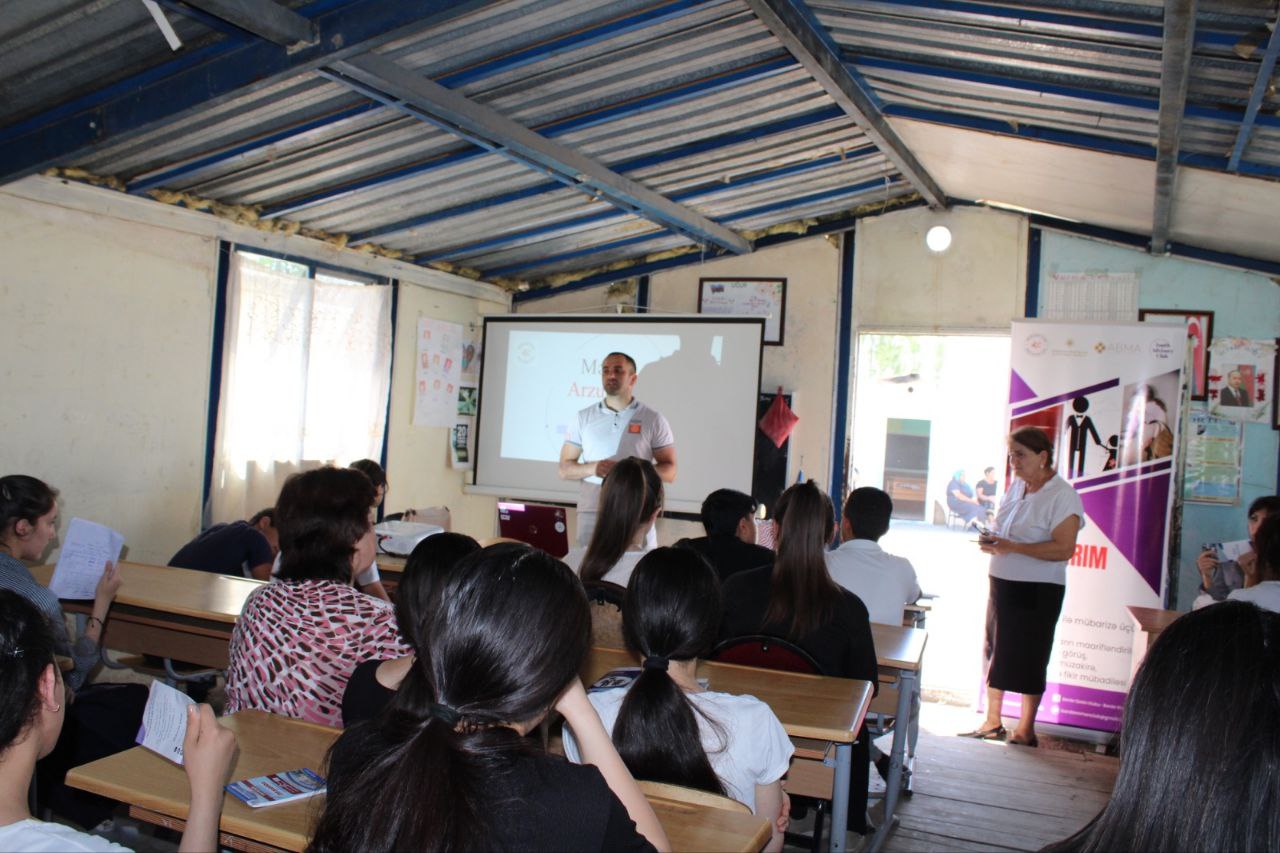 Photo 5357085732067470714 Y (1)