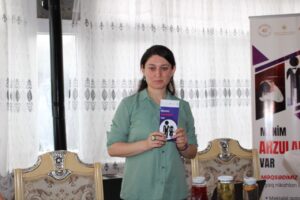 Photo 5357085732067470767 Y