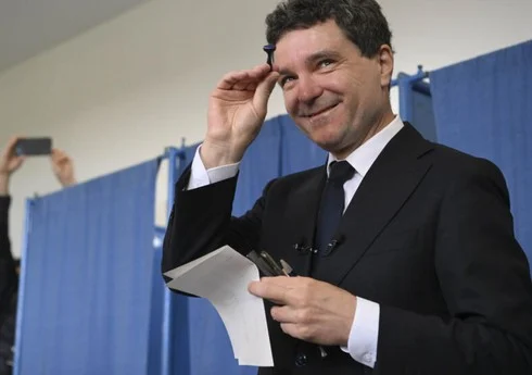 Exit poll rumniyada prezident sekilrinin ikinci turunda nikuor dan qalib glib