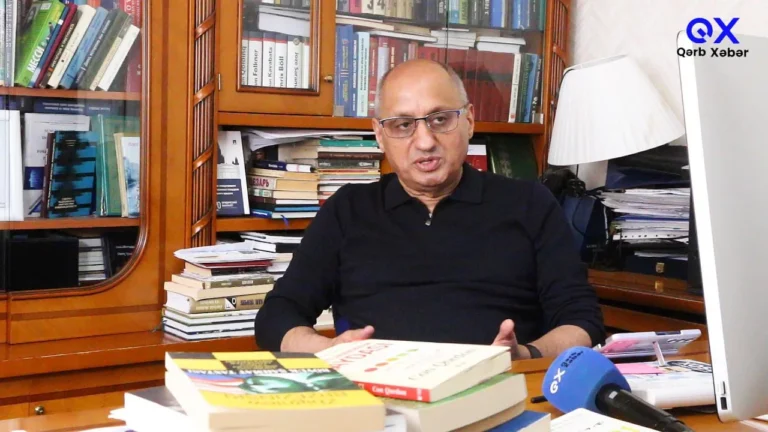 Photo 5298543511051825965 y