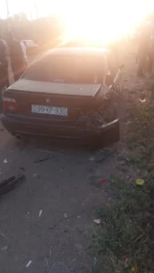 Photo 5334909823780779593 y