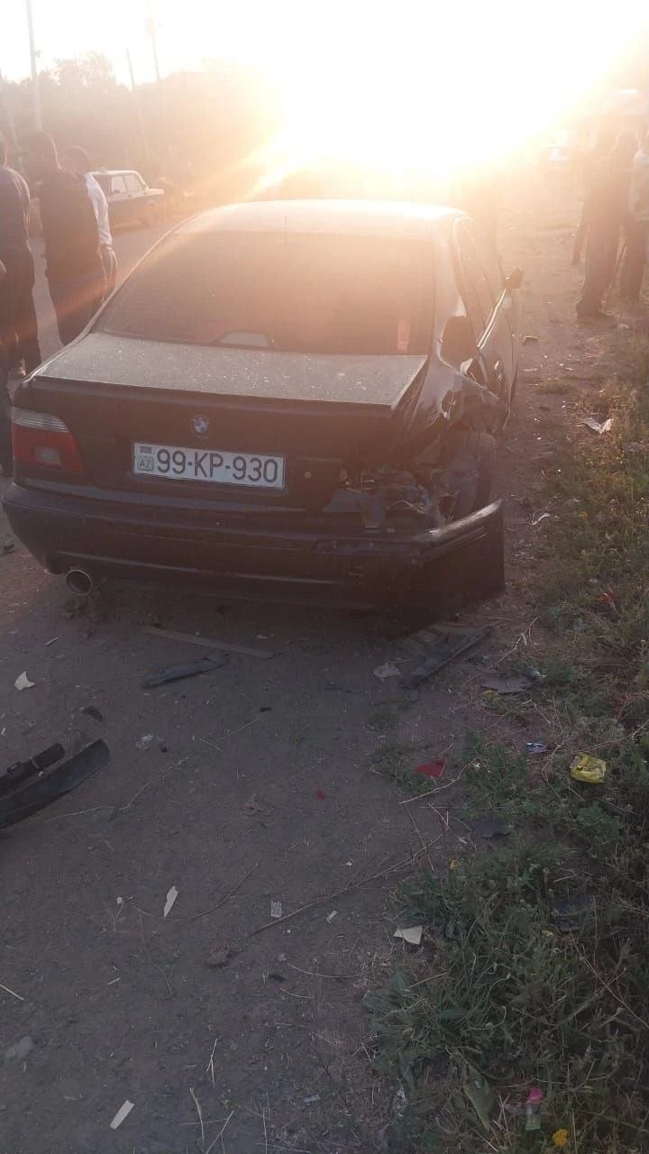 Photo 5334909823780779593 y