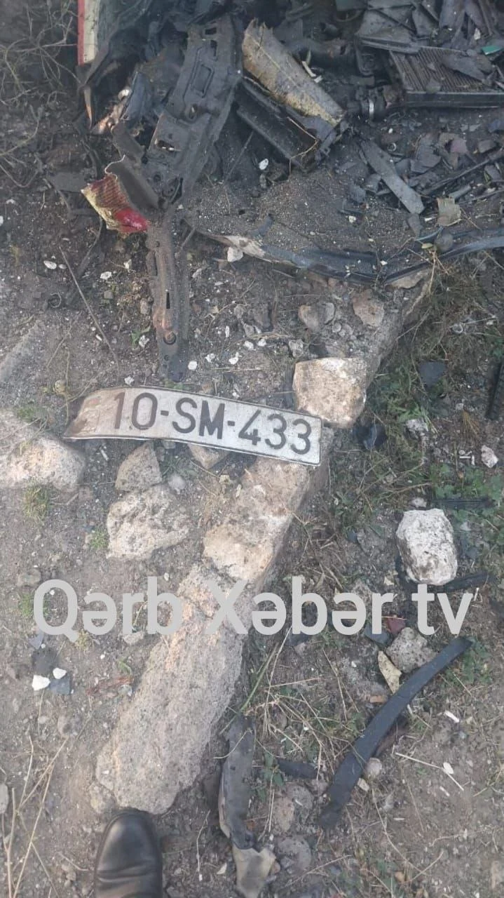 Photo 5334909823780779664 y