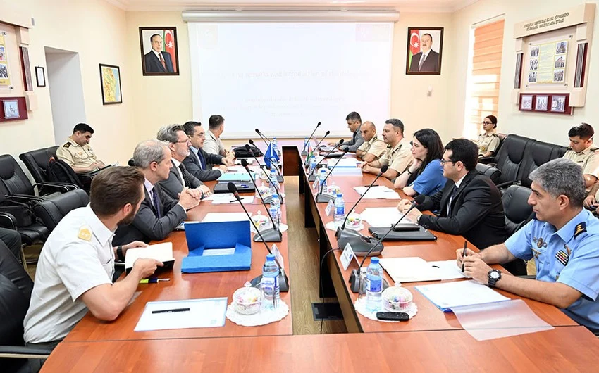 1b46f459 0379 37f8 9985 8f900059de11 850