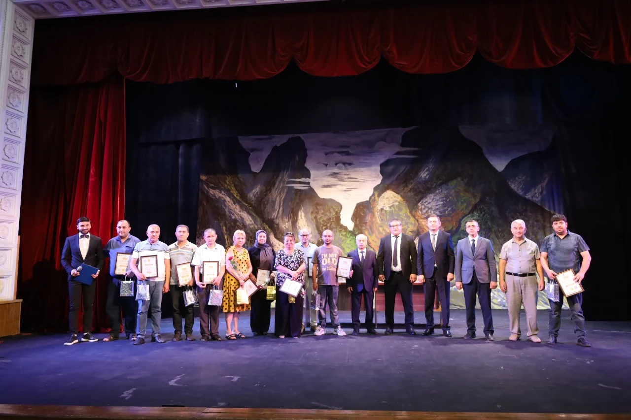 Cbaef204 5505 46a1 b100 a1273c891884