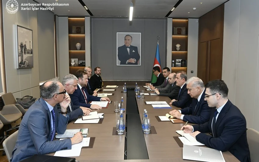 82d2ce7f 8e7b 3859 9d15 10c8b9896dcd 850