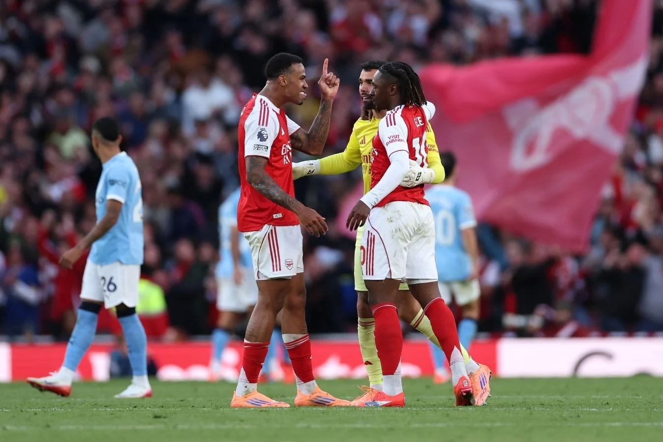 Arsenal v kompensirovannoe vremya smog ujti ot porazheniya v matche apl s manchester siti 1758476126633688496