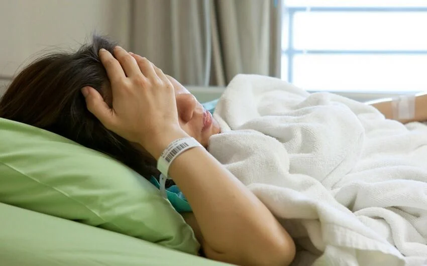 Qadin xestexana yarali 1