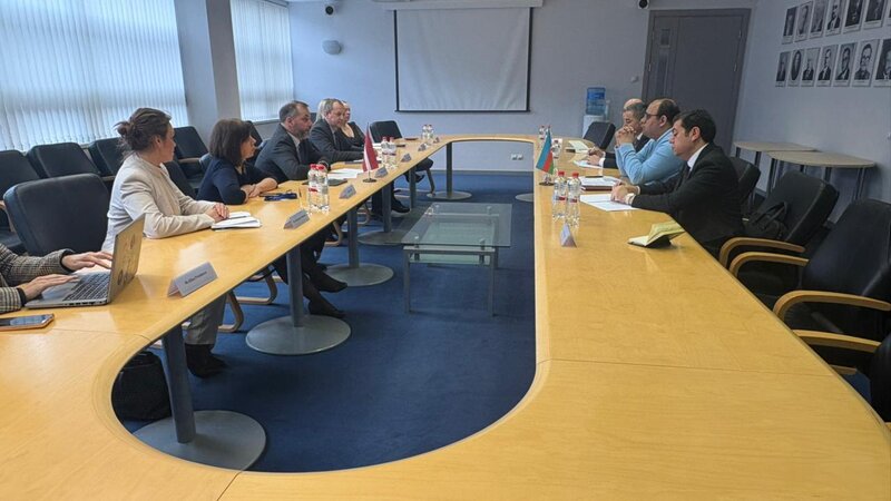 Latviya ve azrb gorush