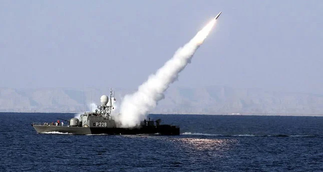 <span class="qxh-important">10 mindən çox ABŞ hərbiçisi Hörmüzü mühasirəyə aldı</span>