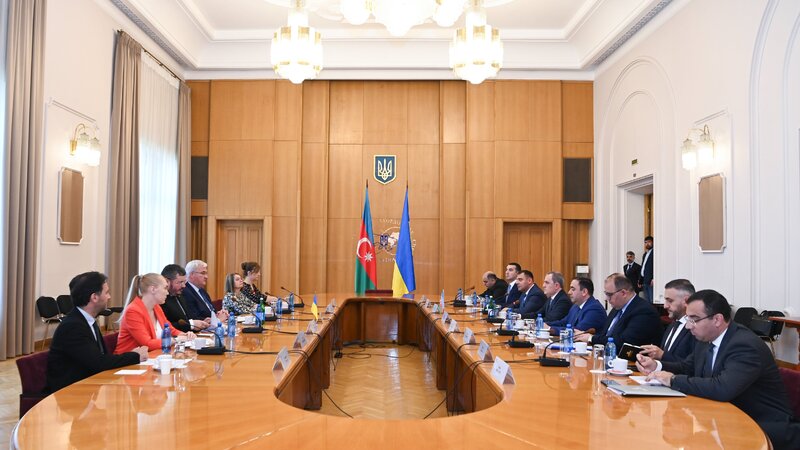 Azərbaycan və Ukrayna XİN başçıları arasında geniş tərkibdə görüş keçirilib